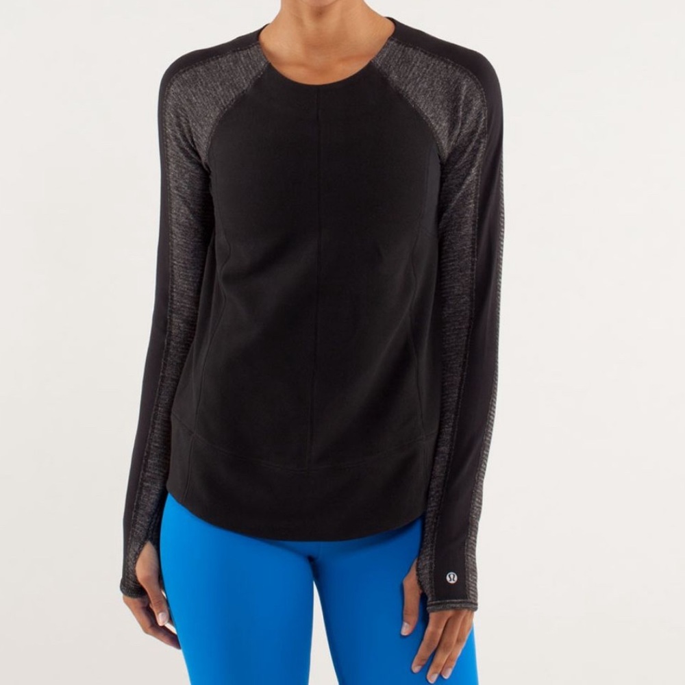 Lululemon Bold in the Cold Long Sleeve, size 6
